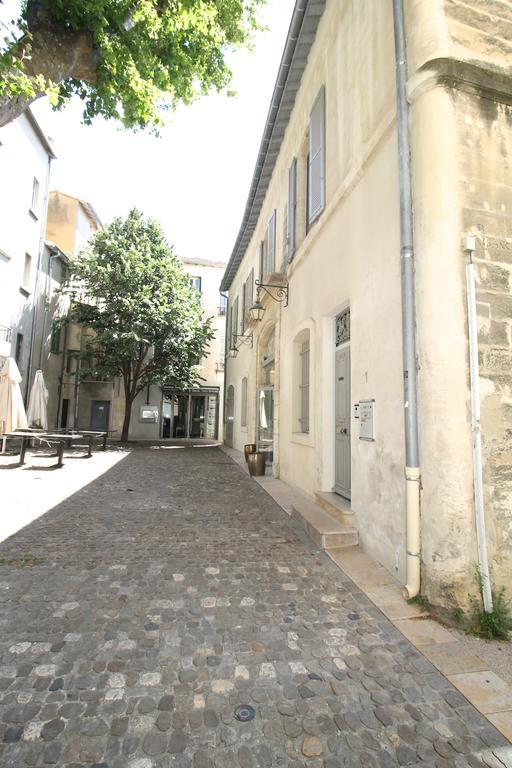 Studios Entre Le Pont D' Avignon Et Le Palais Des Papes Exterior foto